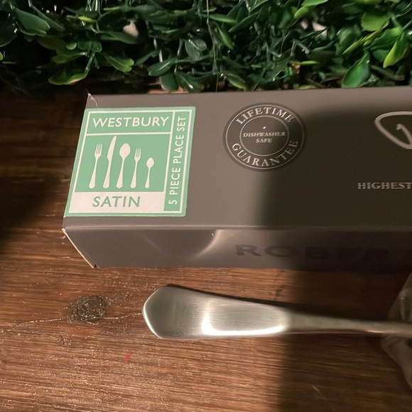 Robert Welch Stainless Steel Cutlery Set - Picture 4 of 6